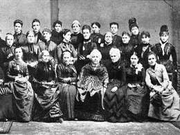 Kansainvälisen naisliiton perustavan kokouksen osanottajia 1888. Kuva: Suomen naisyhdistys.