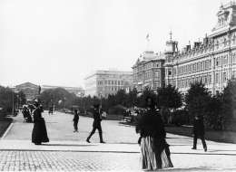 Helsingin Esplanaadi 1890. Kuva: D.Nyblin. Museovirasto