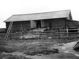 Samuli Paulaharju: tarharakennus Enossa, Museovirasto 3490:571.