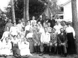 Suomen Vegetaarisen Yhdistyksen perustava kokous Salossa 3.Ã4.8.1913. Kuva: Museovirasto 7/10.1942.