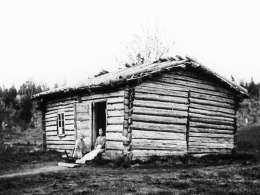 Samuli Paulaharju: mökki Ristijärvellä. Kuva: Museovirasto 3490:2005.