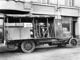 Venäjän armeijan tilaama paja-auto. Oy Strömberg Oy:n Venäjän armeijalle rakentama paja-automobiili. Kuva: Museovirasto 16.11-59.