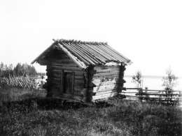 Samuli Paulaharju: ruumisaitta Taivalkoskella. Kuva: Museovirasto 3490:2241.