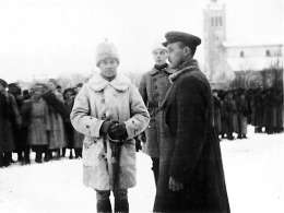 Majuri Ekström ja Viron armeijan ylipäällikkö Laidoner paraatissa Tallinnassa 30.12.1918. Kuva: Museovirasto 98216.