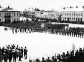 Kenraali Mannerheim tervehti jääkäreitä Vaasan torilla 26. helmikuuta. Kuva: Museovirasto 29.1-67.