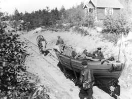 Aarne Pietinen: Jäniskosken ohitusrata. Kuva: Suomen valokuvataiteen museo.