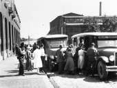 Aarne Pietinen: autobusseja. Kuva: Museovirasto, neg. 4736.
