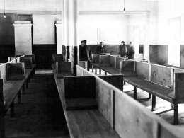 Aarne Pietinen: yömaja, Fredrikinkatu 68. Kuva: Museovirasto, neg. 5532.