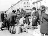 P.J. Bögelund: Helsingin kauppatori. Kuva: Suomen valokuvataiteen museo, 74-580.