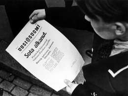 Uuden Suomen lisälehti 1.9. 1939 Kuva: ThérÃ¨se Bonney, Museovirasto 137946.
