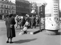 J. Hart: vappu Helsingissä. Kuva: Suomen valokuvataiteen museo, 267-2.