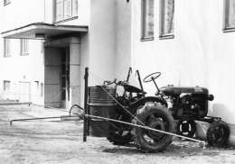 F.E. Fremling: Valmet-traktori. Kuva: Museovirasto, 6.1.88.