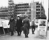 Kalle Kultala: Presidentinvaalijulisteita. Kuva: Suomen valokuvataiteen museo, KK 11/76.