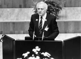 Veikko Koivusalo: Eduard Shevardnadze, kuvaajan hallussa.