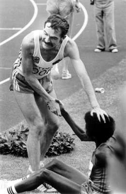 Veikko Koivusalo: maratonjuoksun voittajat, kuvaajan hallussa. 