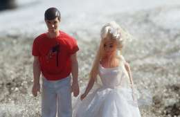 Kalle Kultala: Ken ja Barbie. Kuva: Suomen valokuvataiteen museo, cd: 4545 c.