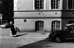 Stefan Bremer: seinäkirjoitus Helsingin Perämiehenkadulla, kuvaajan hallussa.