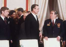 Kalle Kultala: presidentit Koivisto ja Brezhnev keskustelivat Kremlissä. Kuva: Suomen valokuvataiteen museo, cd: 1919.