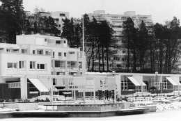 Tapio Pekkola: Espoon Kivenlahti, kuvaajan hallussa.