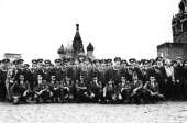 Miguel Vera: Leningrad Cowboys ja Puna-armeijan kuoro Moskovan Punaisella torilla, kuvaajan hallussa.