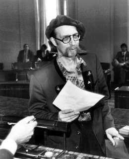 Veikko Koivusalo: muusikko ja kansanedustaja Pertti 